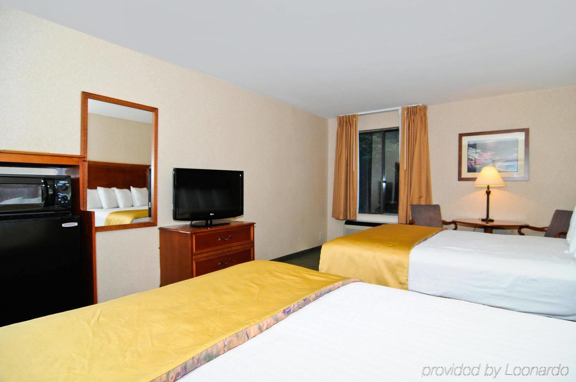 Best Western Манасас Стая снимка