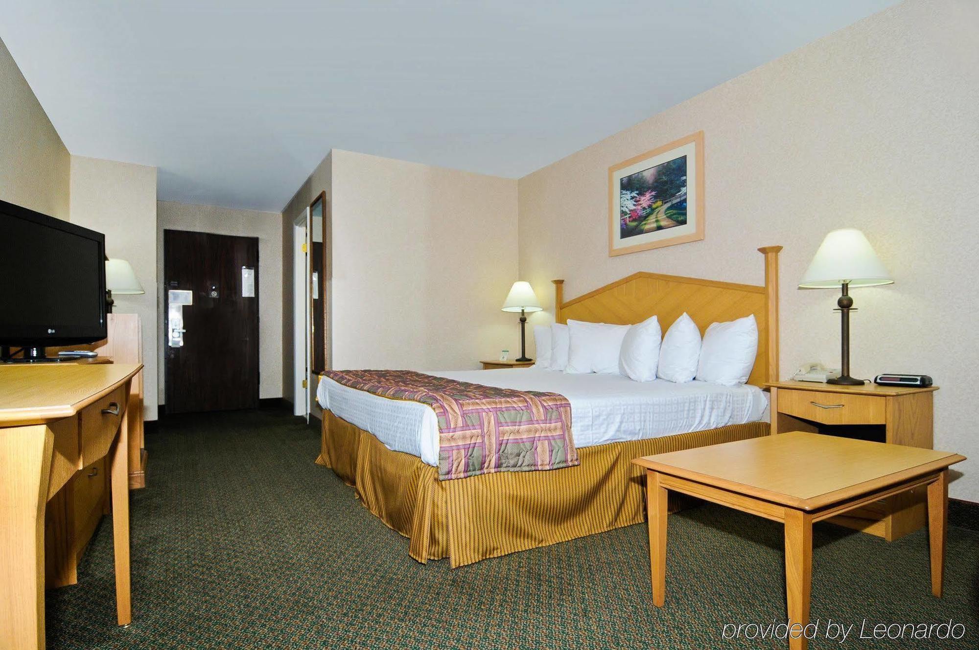 Best Western Манасас Стая снимка