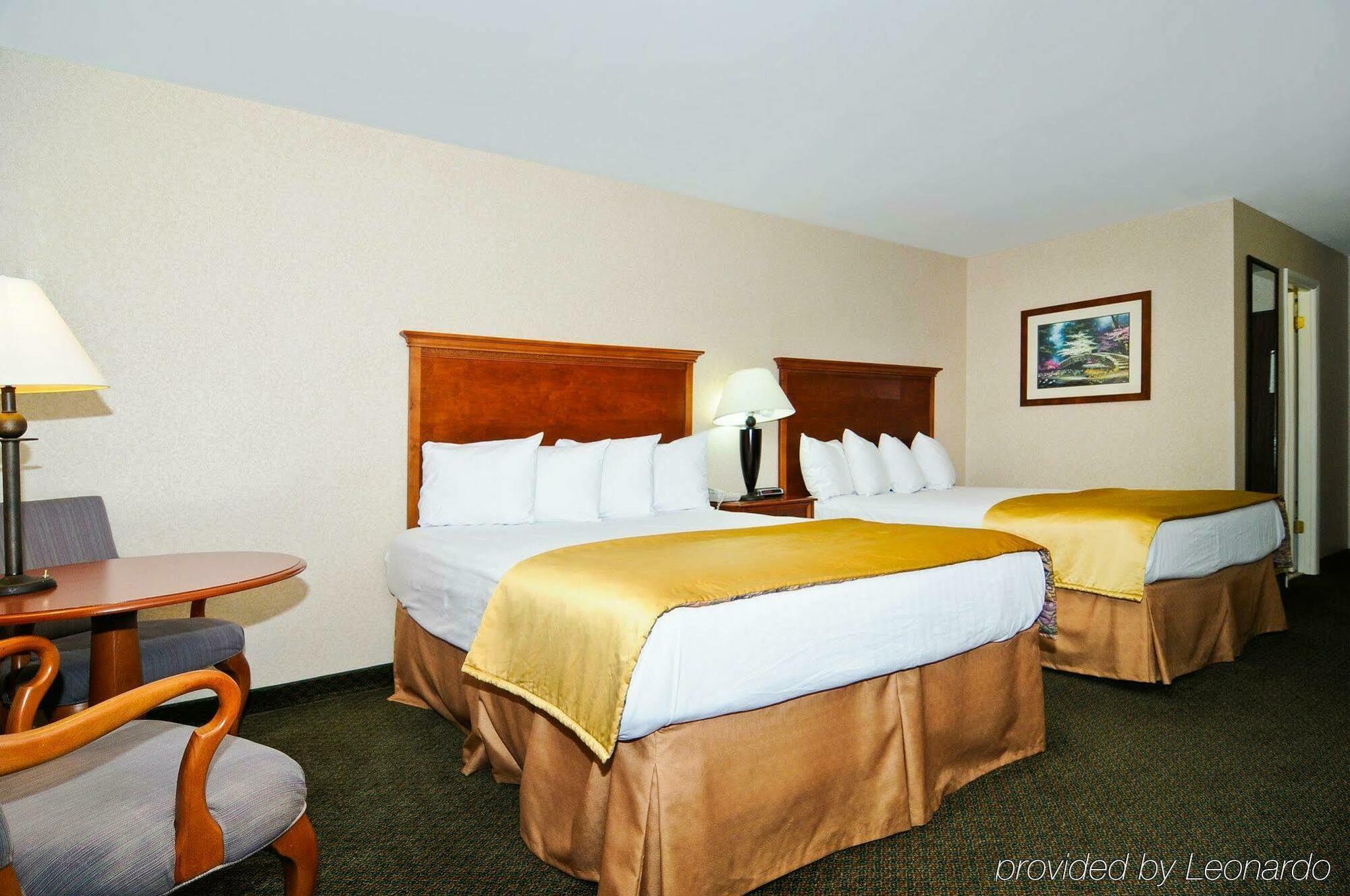 Best Western Манасас Стая снимка